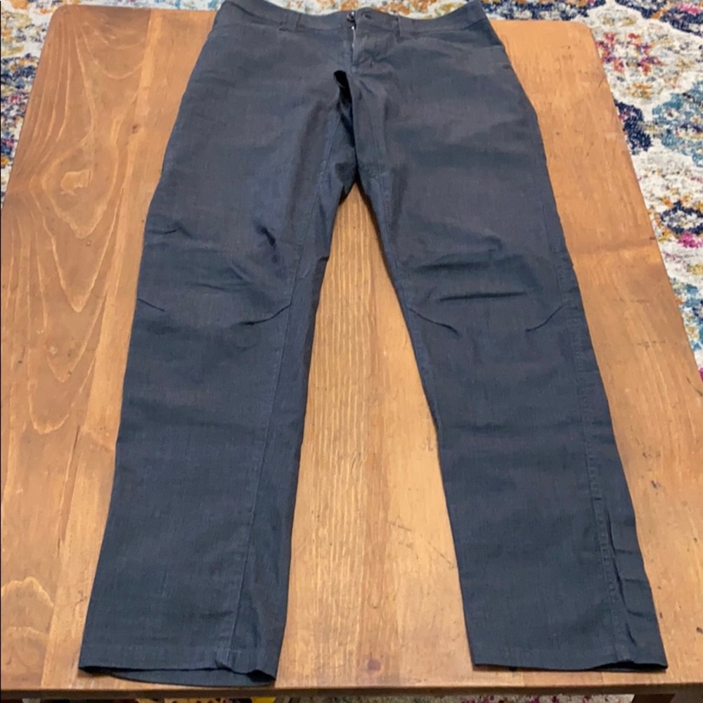 Arc’teryx Men’s A2B commuter pant